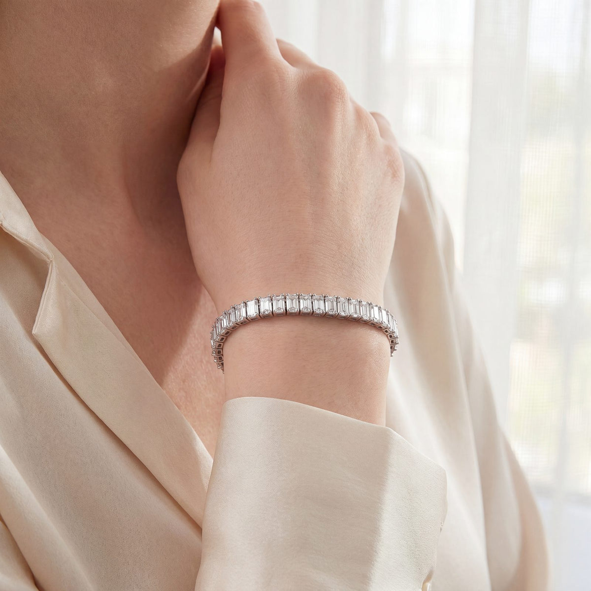 15.62 CT. GIA Certified Emerald Cut Diamond Tennis Bracelet in Platinum styled view